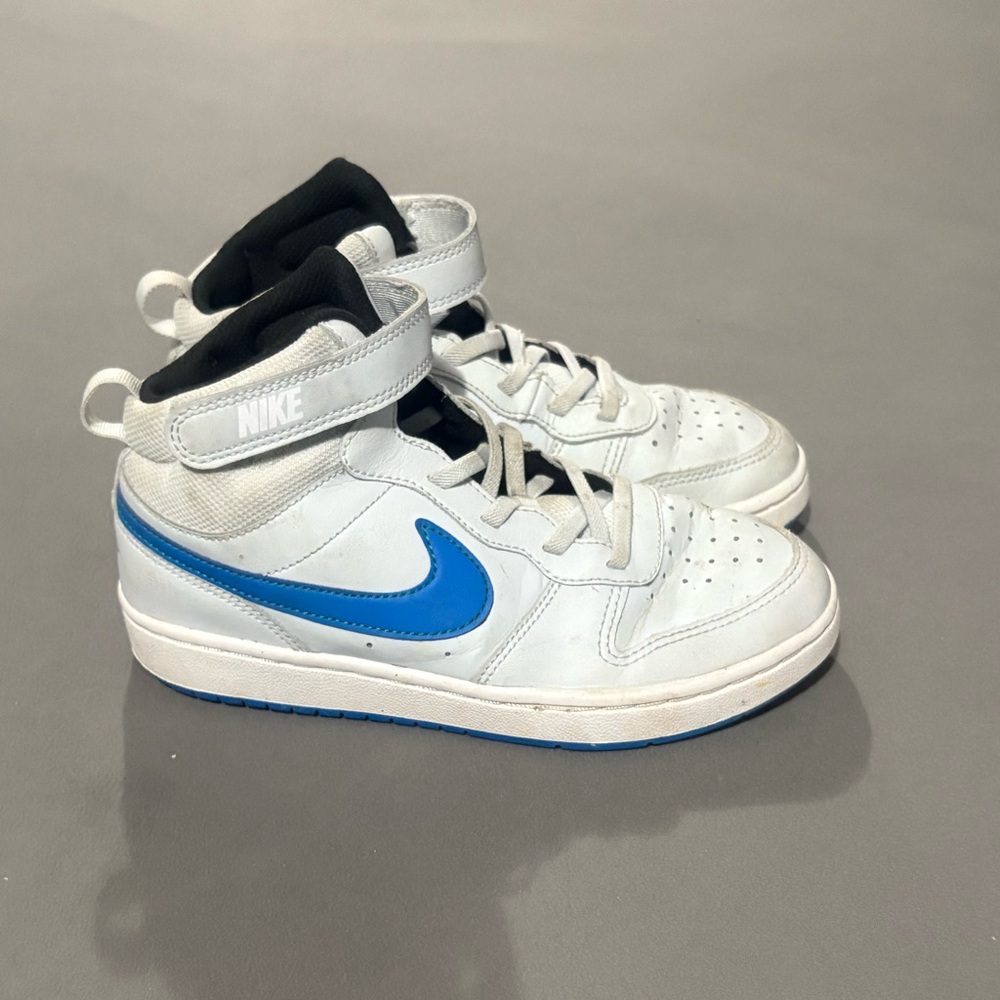 Nike boys shoes